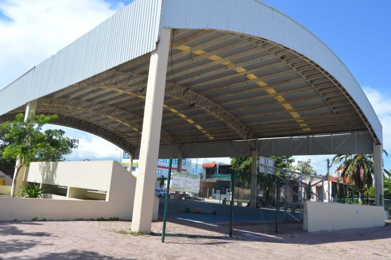 Gobierno de Estefanía Mercado avanza en la recuperación de parques y domos en Playa del Carmen 1 IMG 20250905 WA0059