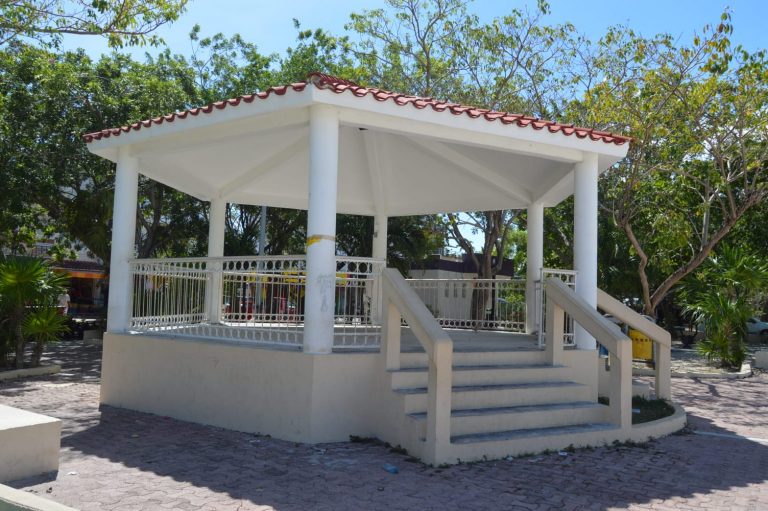 Gobierno de Estefanía Mercado avanza en la recuperación de parques y domos en Playa del Carmen 2 IMG 20250905 WA0060