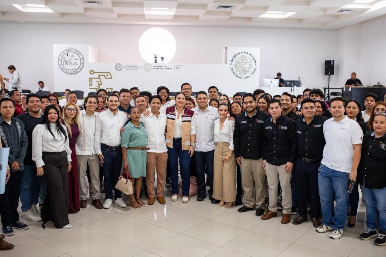 Presenta Estefanía Mercado iniciativa para regularizar y poner alto a las invasiones en Playa del Carmen 3 IMG 20251015 WA0073